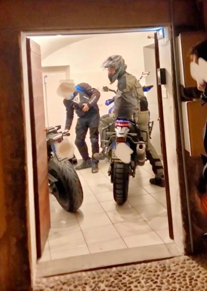 ピゾーニェ Casa Storta - Cycle Garage Con Bicicletteヴィラ エクステリア 写真